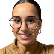 Hola soy Claudia estudiante de Administración y dirección de empresas en la Universidad de Valencia.